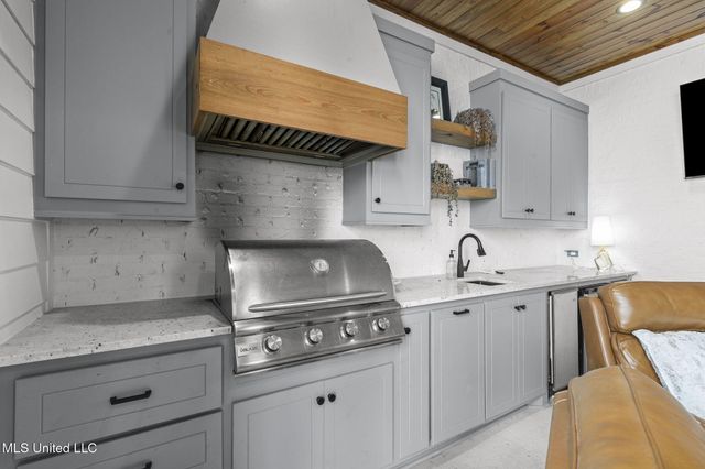 101 Saddle Creek Cove, Canton, MS 39046