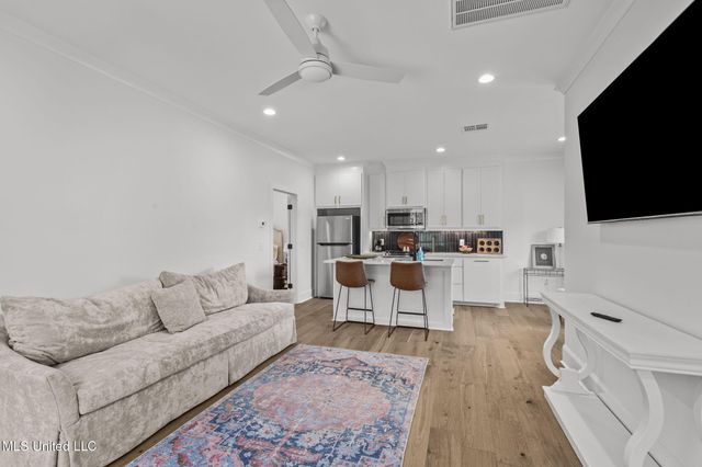 101 Saddle Creek Cove, Canton, MS 39046