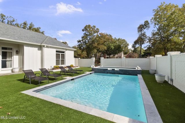 101 Saddle Creek Cove, Canton, MS 39046