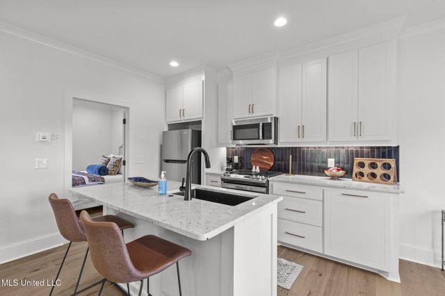 101 Saddle Creek Cove, Canton, MS 39046