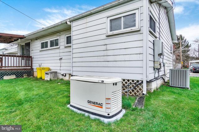 821 GUNNISON RD, York, PA 17404