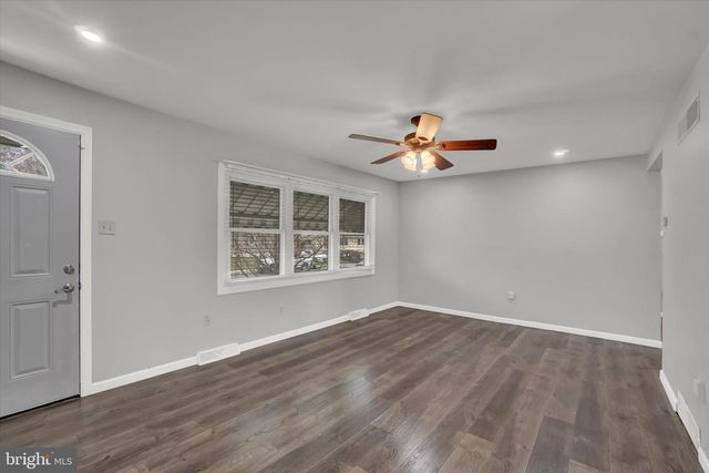 821 GUNNISON RD, York, PA 17404