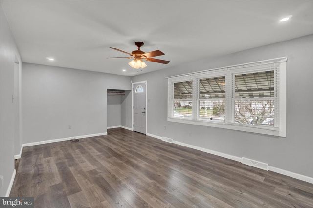 821 GUNNISON RD, York, PA 17404