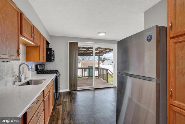 821 GUNNISON RD, York, PA 17404