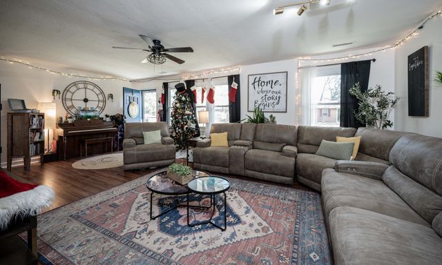 1704 3rd Ave, Manchester, TN 37355