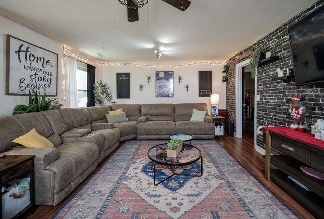 1704 3rd Ave, Manchester, TN 37355