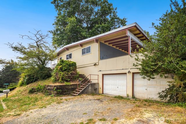 9671 41st Avenue S, Seattle, WA 98118