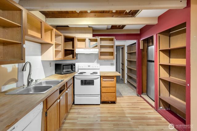 9671 41st Avenue S, Seattle, WA 98118