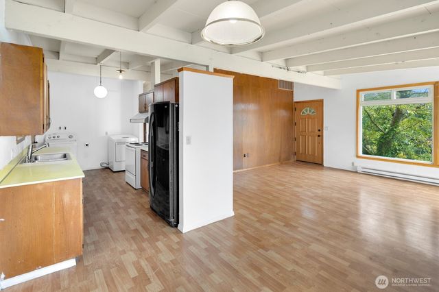 9671 41st Avenue S, Seattle, WA 98118