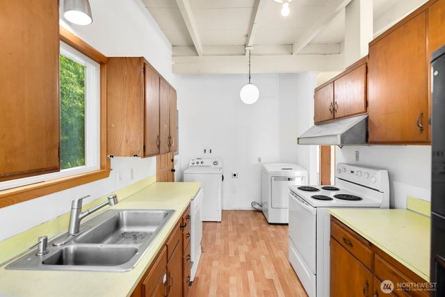 9671 41st Avenue S, Seattle, WA 98118