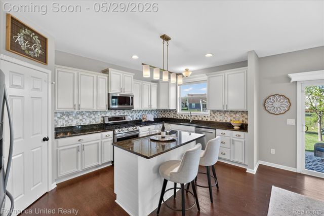 10948 Bouldercrest Drive, Green Oak Township, MI 48178