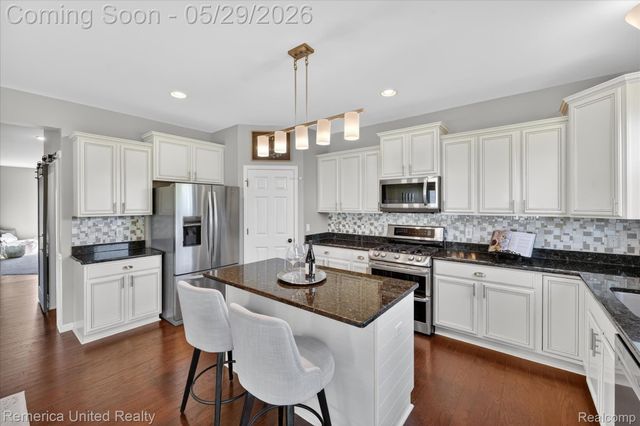 10948 Bouldercrest Drive, Green Oak Township, MI 48178