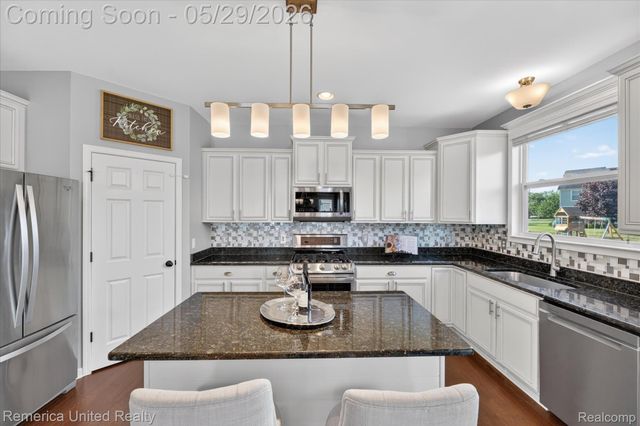 10948 Bouldercrest Drive, Green Oak Township, MI 48178