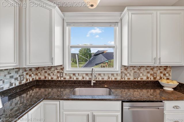 10948 Bouldercrest Drive, Green Oak Township, MI 48178