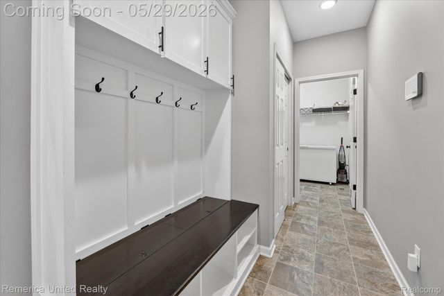 10948 Bouldercrest Drive, Green Oak Township, MI 48178