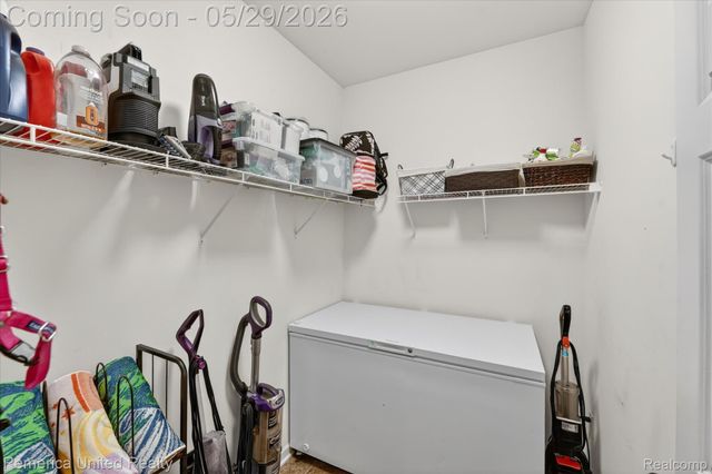 10948 Bouldercrest Drive, Green Oak Township, MI 48178
