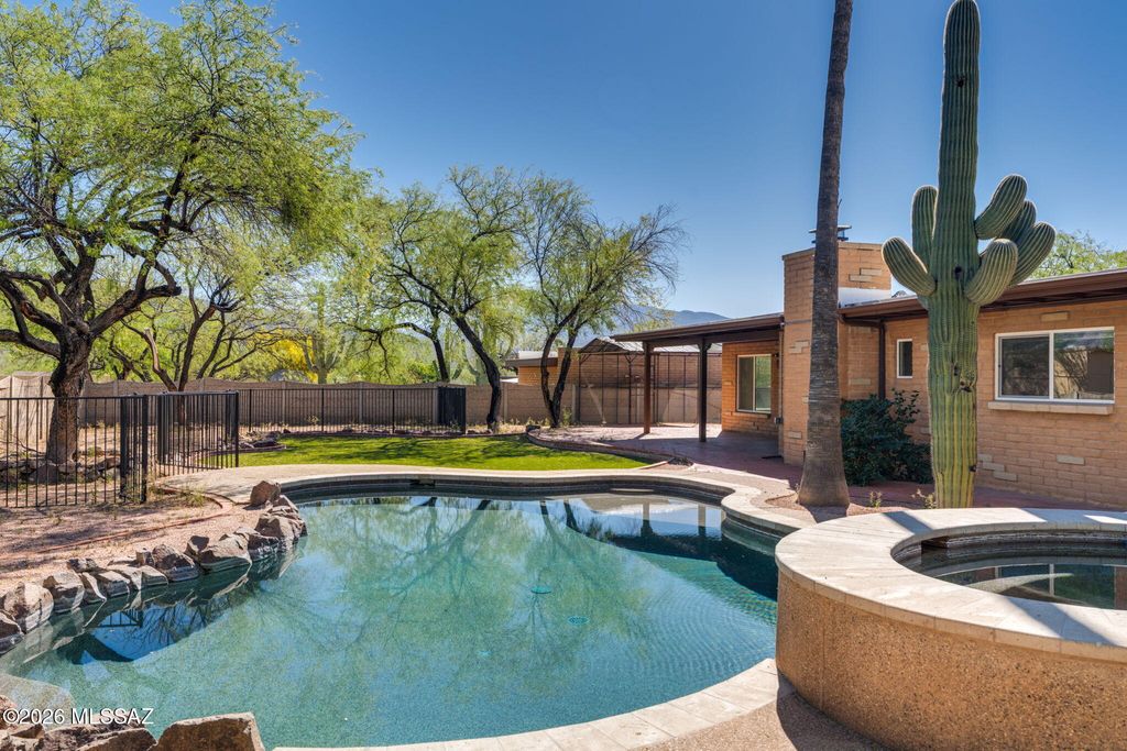 11421 E Holster Drive, Tucson, AZ 85749