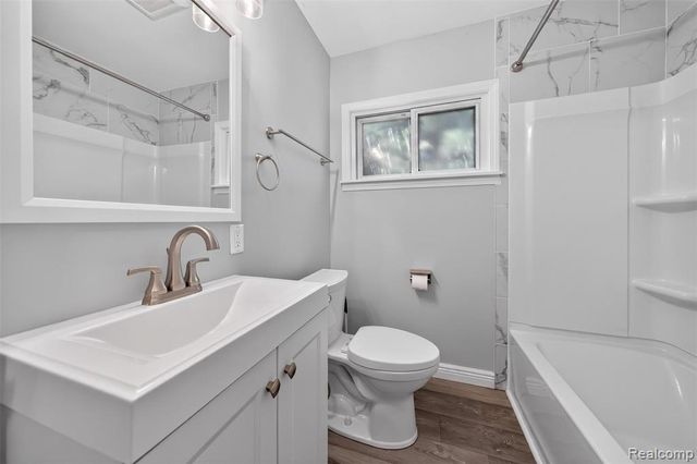 26692 Lorenz Street, Madison Heights, MI 48071