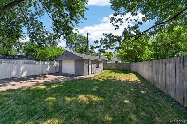 26692 Lorenz Street, Madison Heights, MI 48071