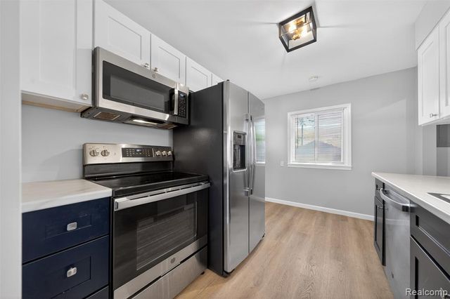26692 Lorenz Street, Madison Heights, MI 48071