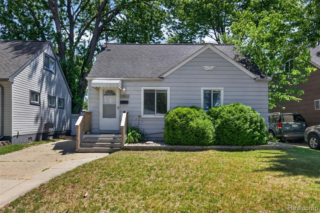 26692 Lorenz Street, Madison Heights, MI 48071