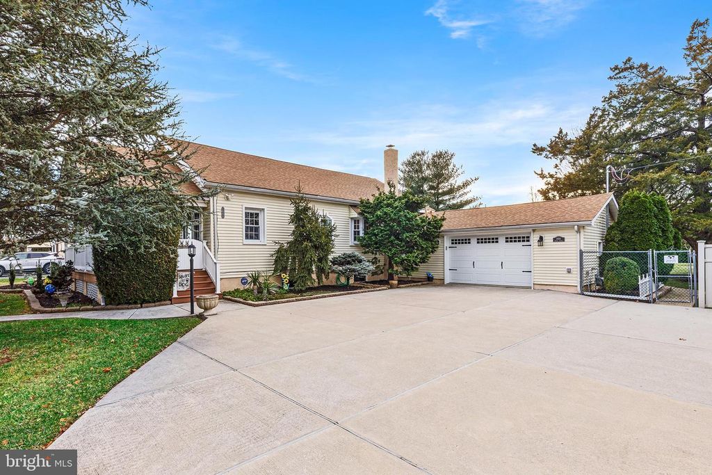 1666 BROWN AVE, Bensalem, PA 19020