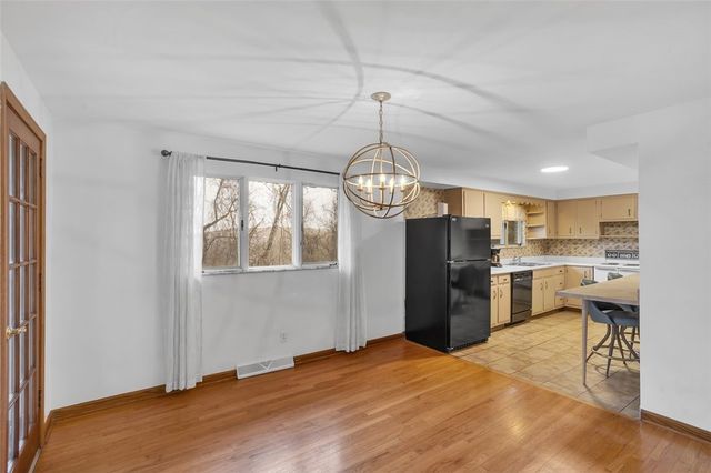 15 Pleasant Dr, Monessen, PA 15062