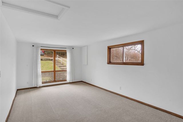 15 Pleasant Dr, Monessen, PA 15062