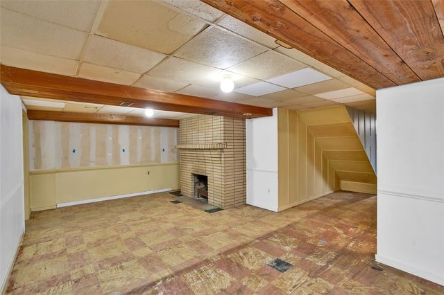 15 Pleasant Dr, Monessen, PA 15062