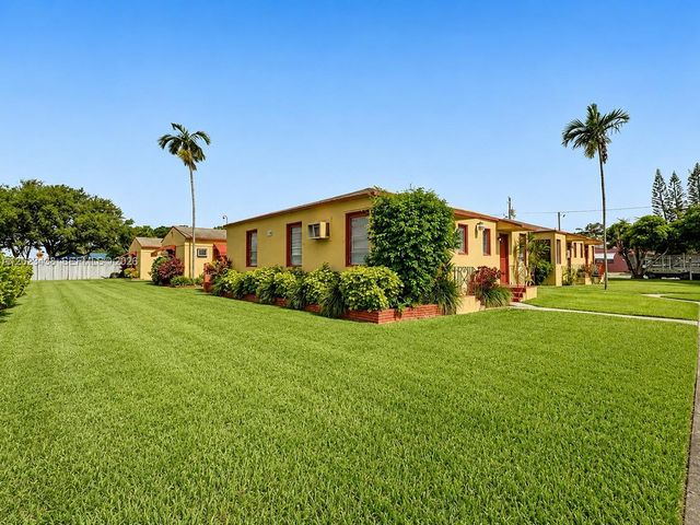 1723-1739 Moffett St, Hollywood, FL 33020