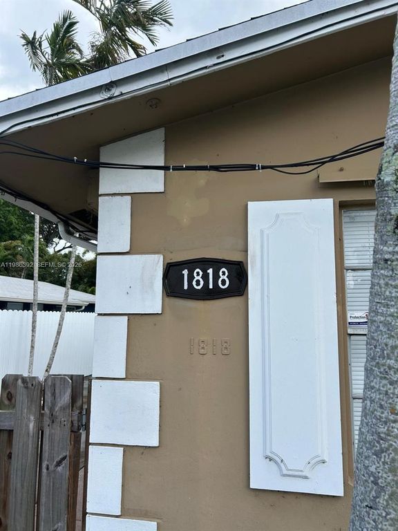 1818 SW 22nd St 2, Fort Lauderdale, FL 33315