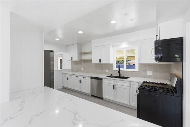 371 E Mariposa Drive, Rialto, CA 92376