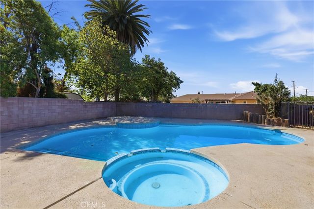 371 E Mariposa Drive, Rialto, CA 92376