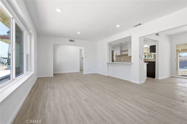 371 E Mariposa Drive, Rialto, CA 92376