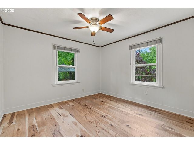 5753 Sw VERMONT St, Portland, OR 97219