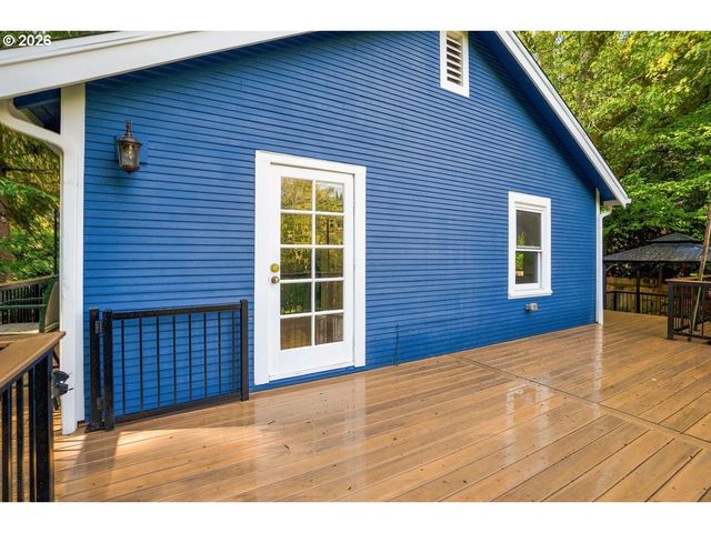 5753 Sw VERMONT St, Portland, OR 97219