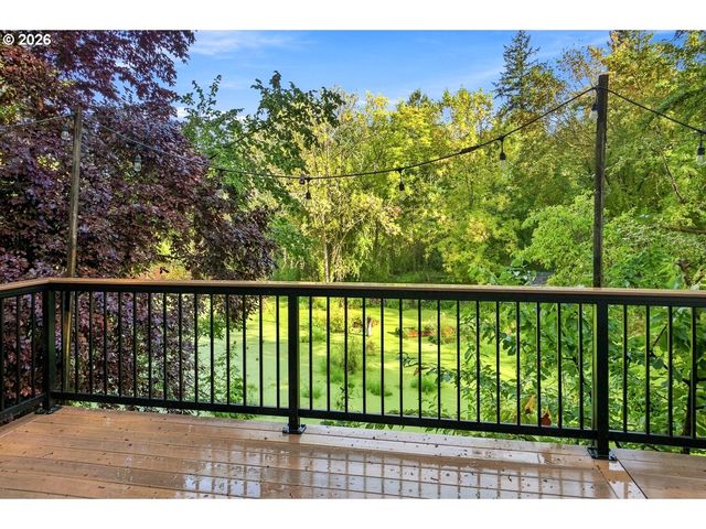 5753 Sw VERMONT St, Portland, OR 97219