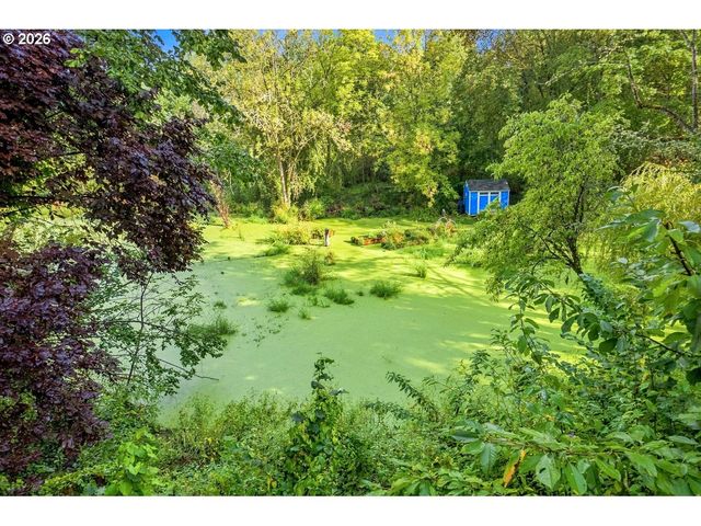 5753 Sw VERMONT St, Portland, OR 97219