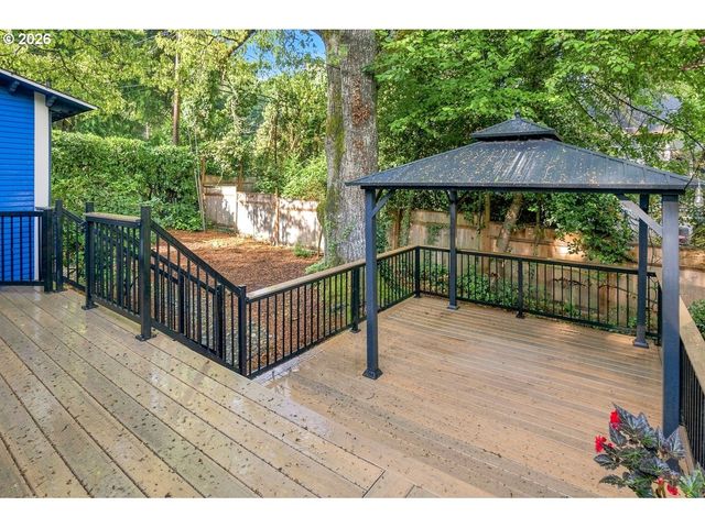 5753 Sw VERMONT St, Portland, OR 97219