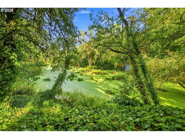 5753 Sw VERMONT St, Portland, OR 97219
