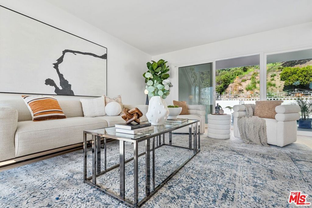 4799 Bonvue Avenue, Los Angeles, CA 90027 — photo 4