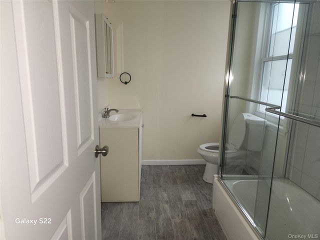 110 S 6th Avenue, Mount Vernon, NY 10550