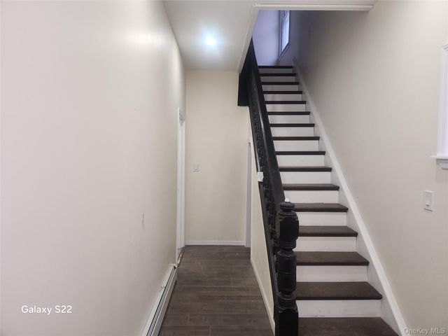 110 S 6th Avenue, Mount Vernon, NY 10550