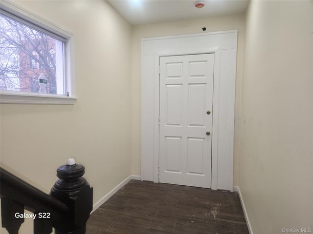 110 S 6th Avenue, Mount Vernon, NY 10550