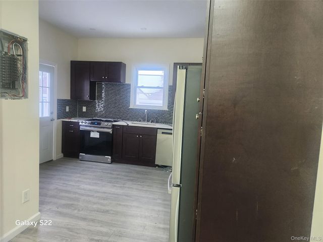 110 S 6th Avenue, Mount Vernon, NY 10550