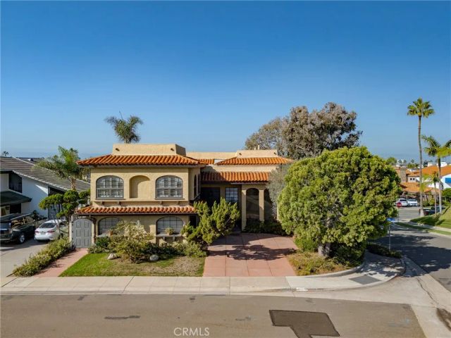 16581 Melville Circle, Huntington Beach, CA 92649