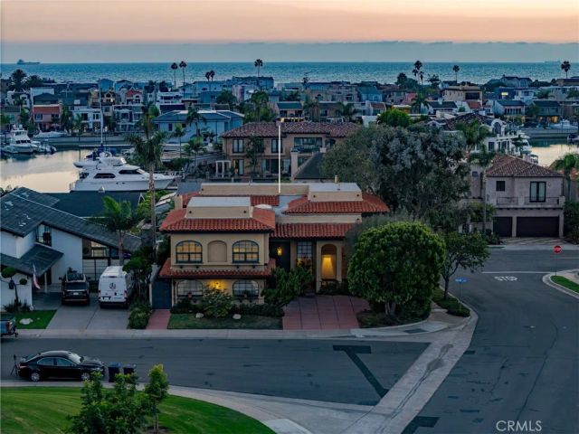 16581 Melville Circle, Huntington Beach, CA 92649