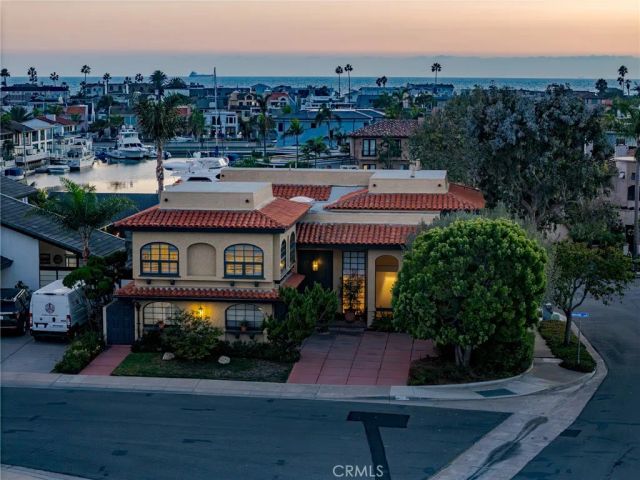16581 Melville Circle, Huntington Beach, CA 92649