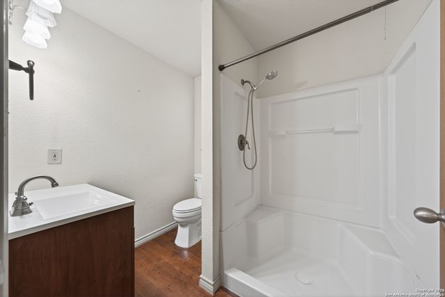 215 S Hackberry Ave, New Braunfels, TX 78130