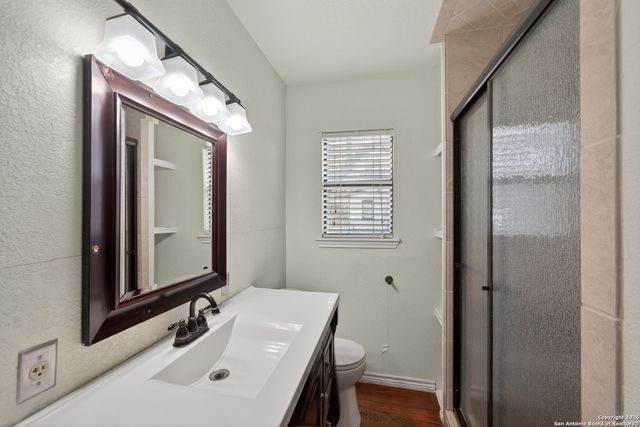 215 S Hackberry Ave, New Braunfels, TX 78130